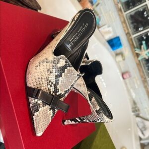 BeauTissoles Snakeskin Pattern Heels with Black Bow